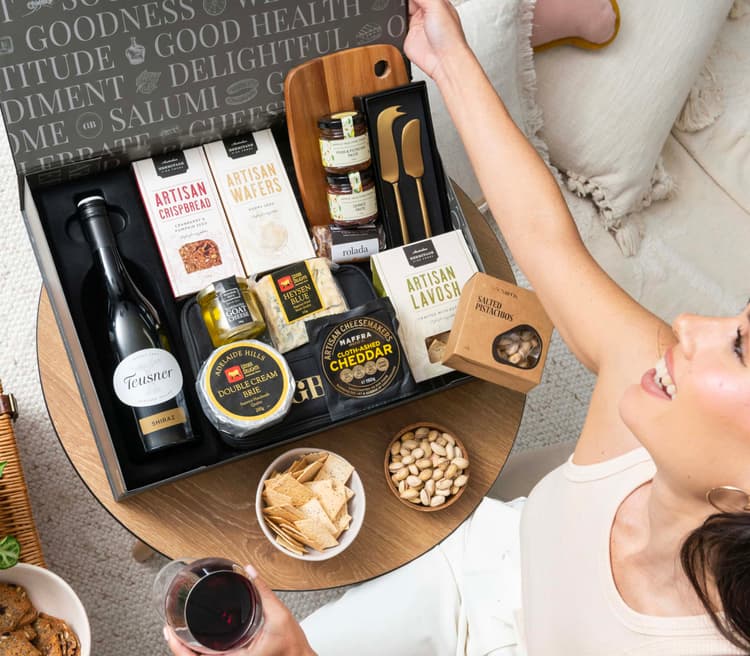 Cheeseboard Celebration Hamper GB24_599