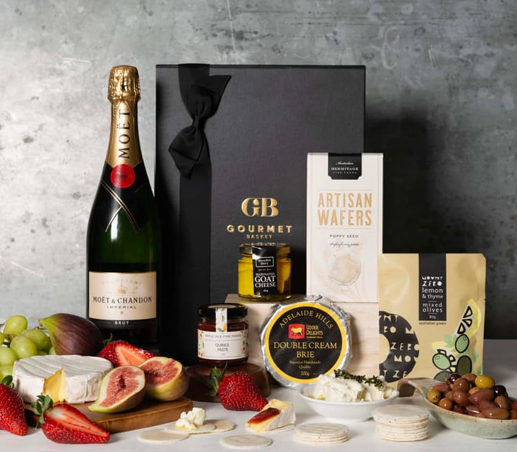 Gourmet Cheese & Moet Hamper GB23_Oct_036