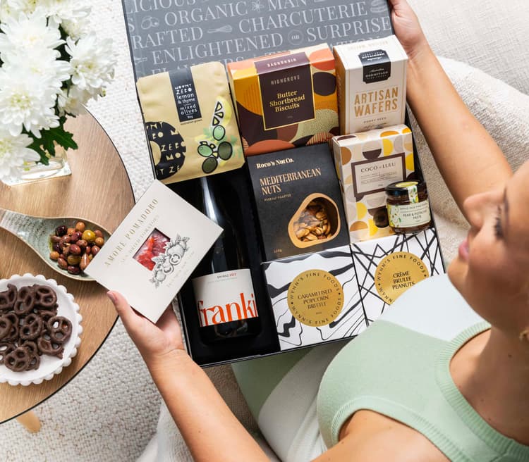 Red Wine and Nibbles GB24_201